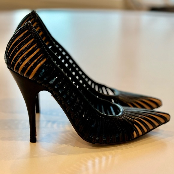 Gucci designer Black and Nude Leather pumps size 7 1/2 - Picture 4 of 6